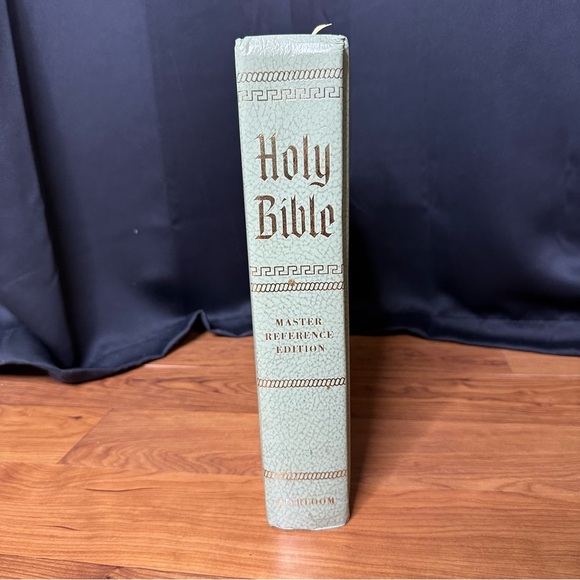 Decorative Holy Bible with Colorful Border 1971 Large Green Gold Font Red Letter - Picture 8 of 15